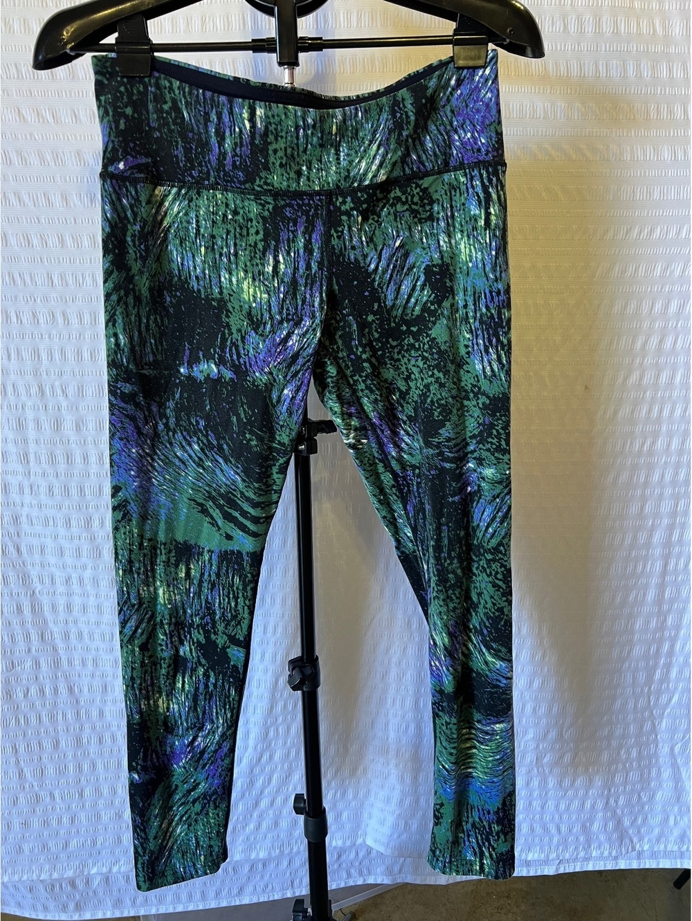 Tuff Athletics Sz Lg Ankle Leggings